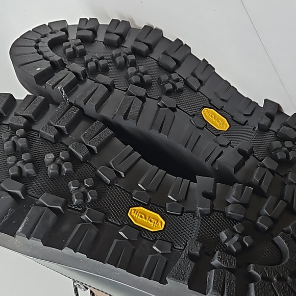 New Moncler Peka Trek hiking boots size 42, approx 8.5 - Picture 8 of 10